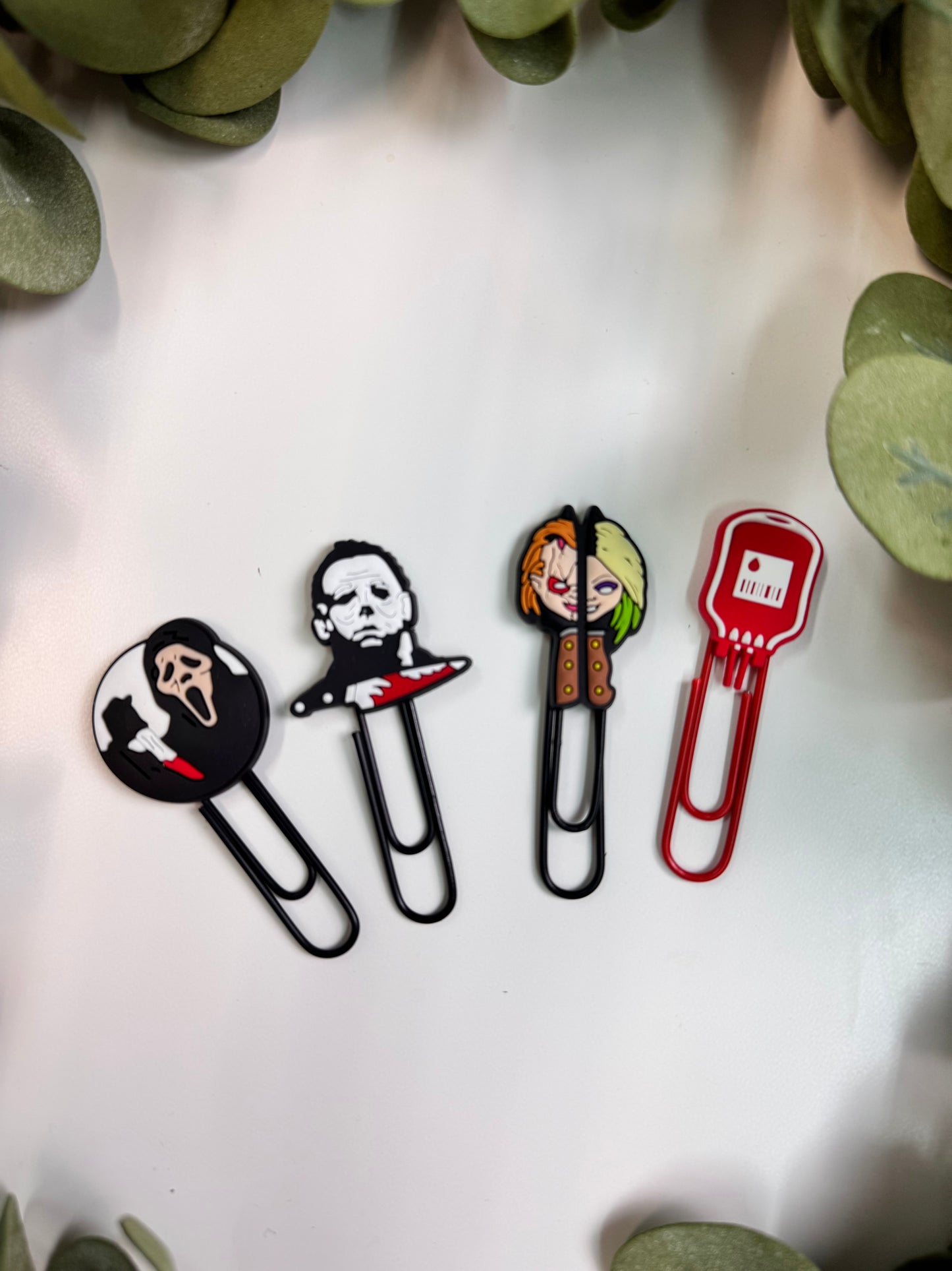 (RTS) BLOODY MURDER PAPER CLIPS