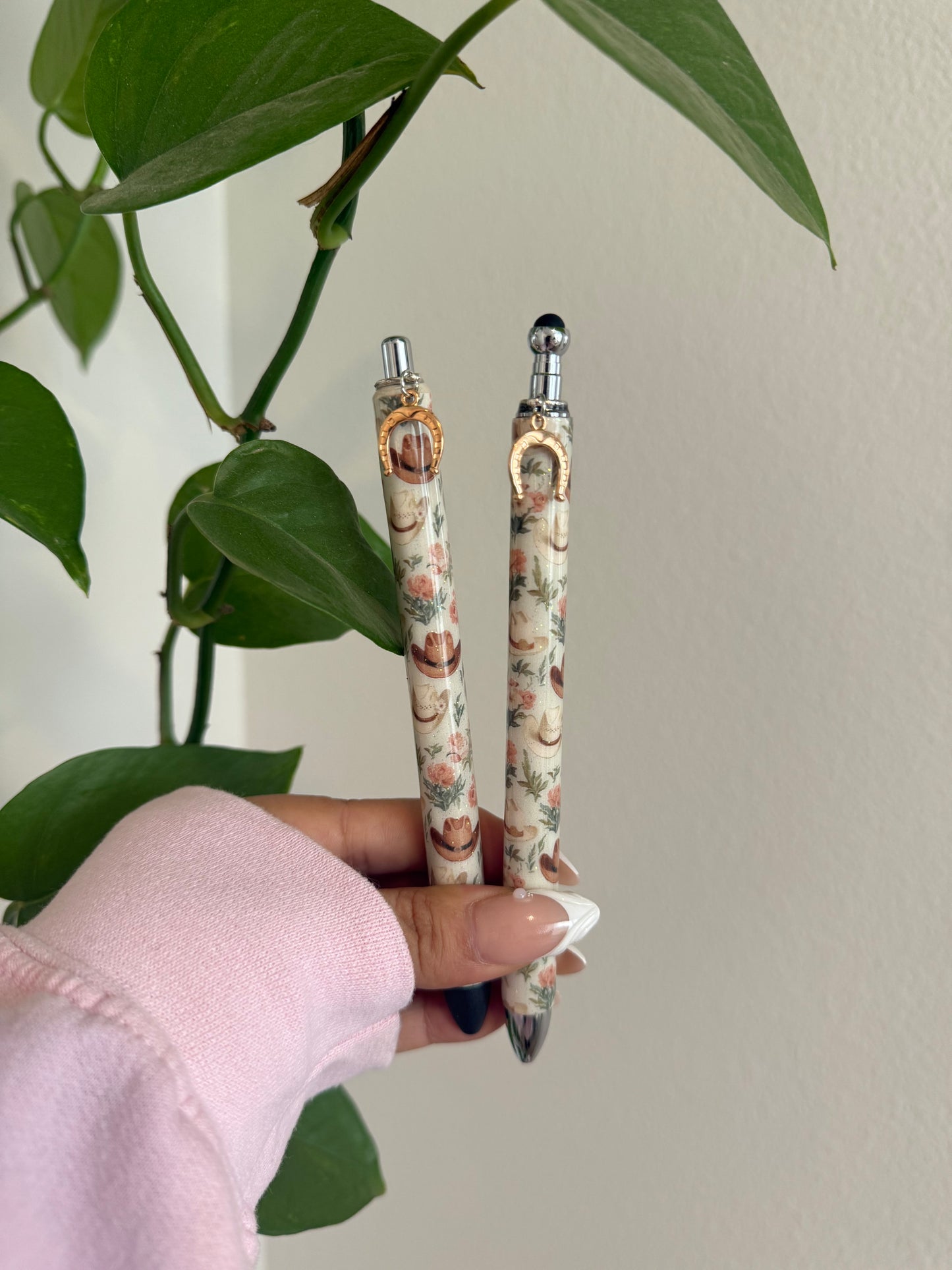 (RTS) COWGIRL VIBES PEN W CHARM