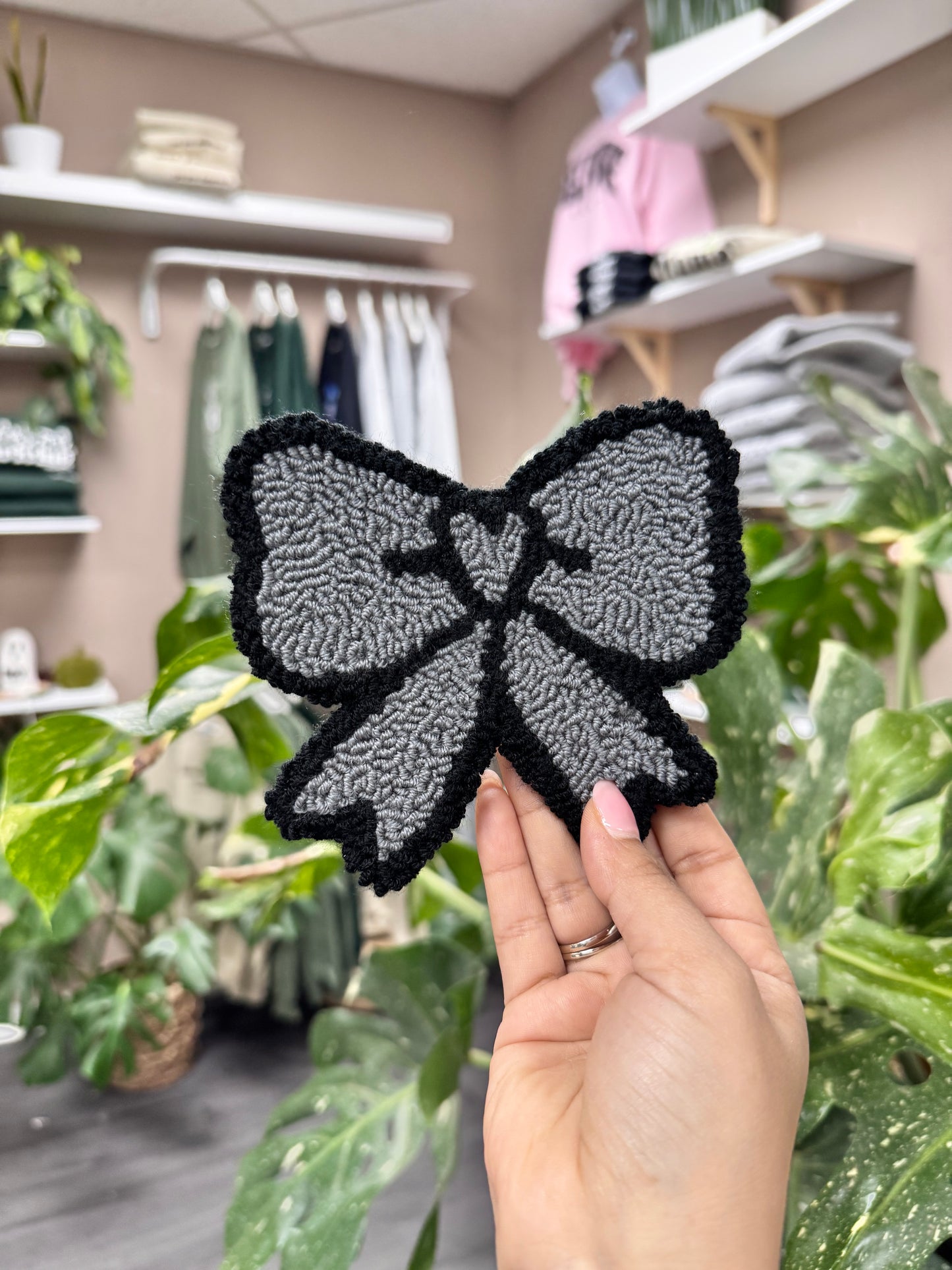 (RTS) COQUETTE BOW RUG COASTER