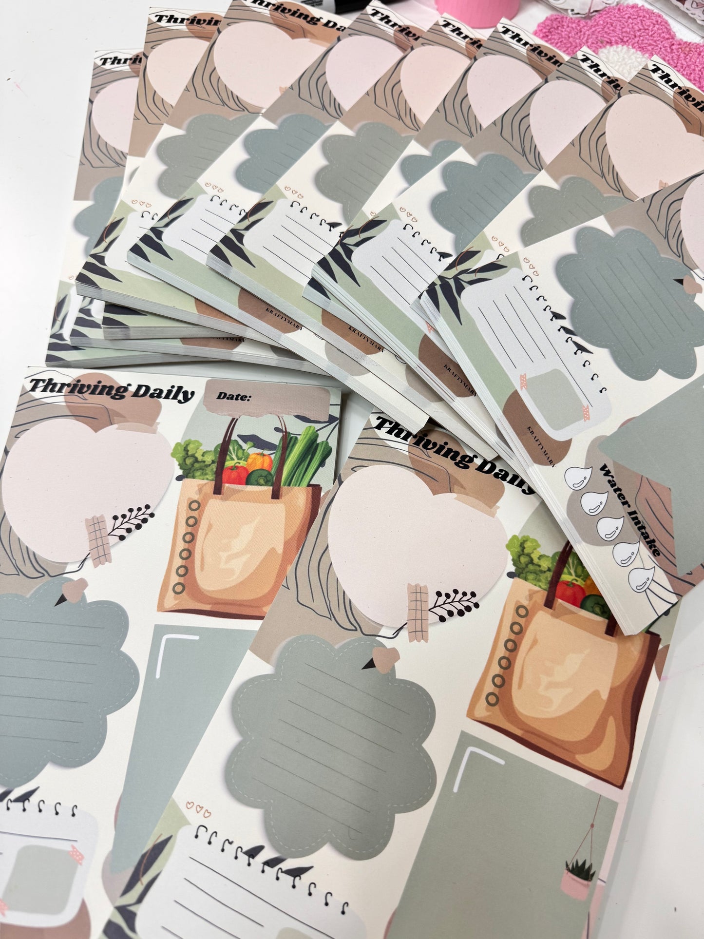 (RTS) THRIVING DAILY NOTEPAD