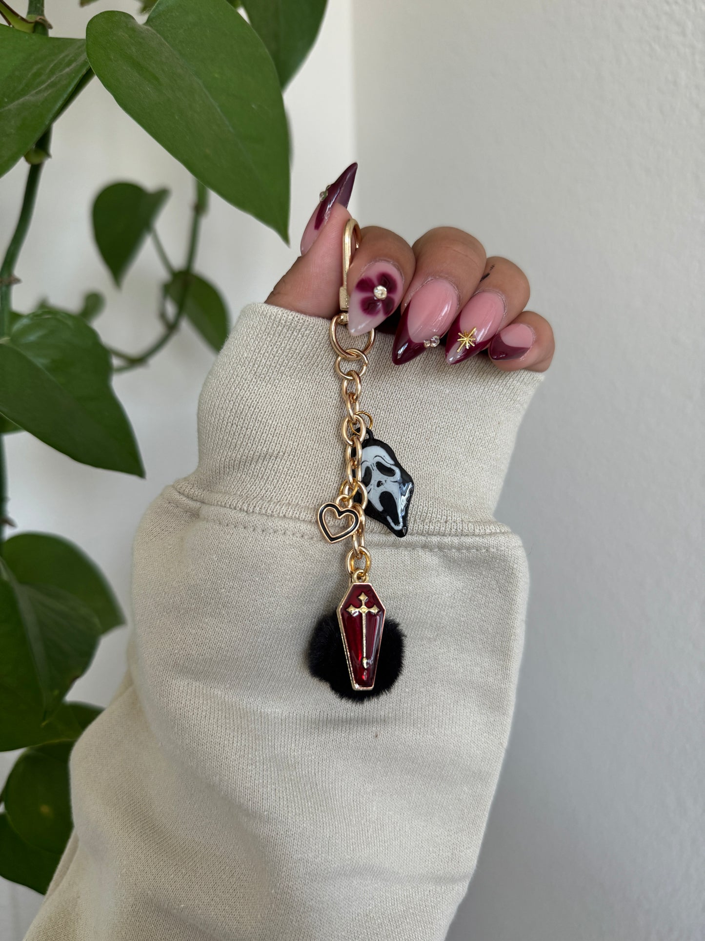 (RTS) FINAL GIRL CHARM
