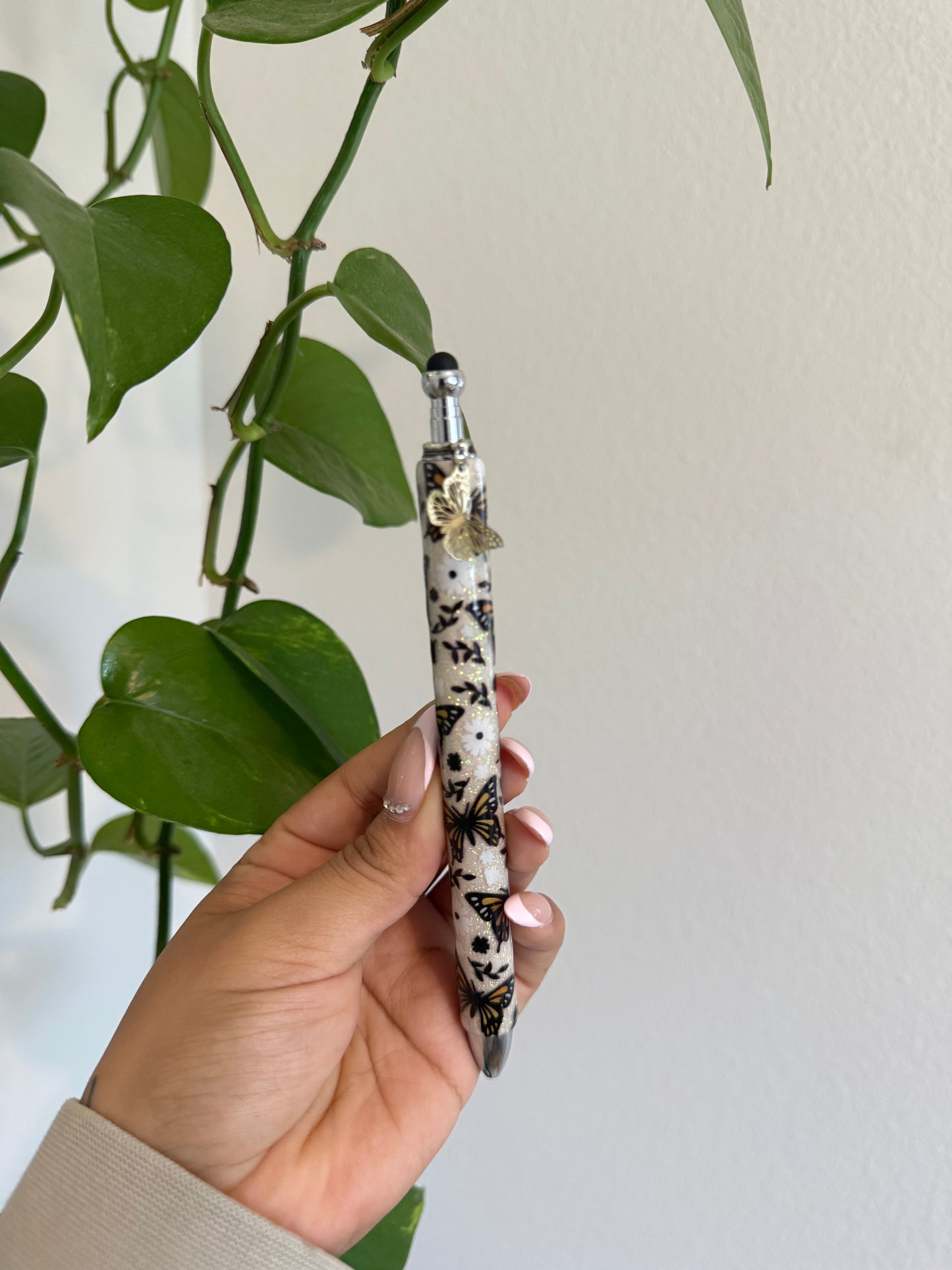 (RTS) MONARCH BUTTERFLY PEN W CHARM