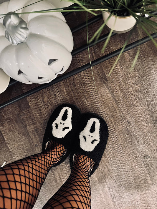(RTS) GHOSTFACE SLIPPERS