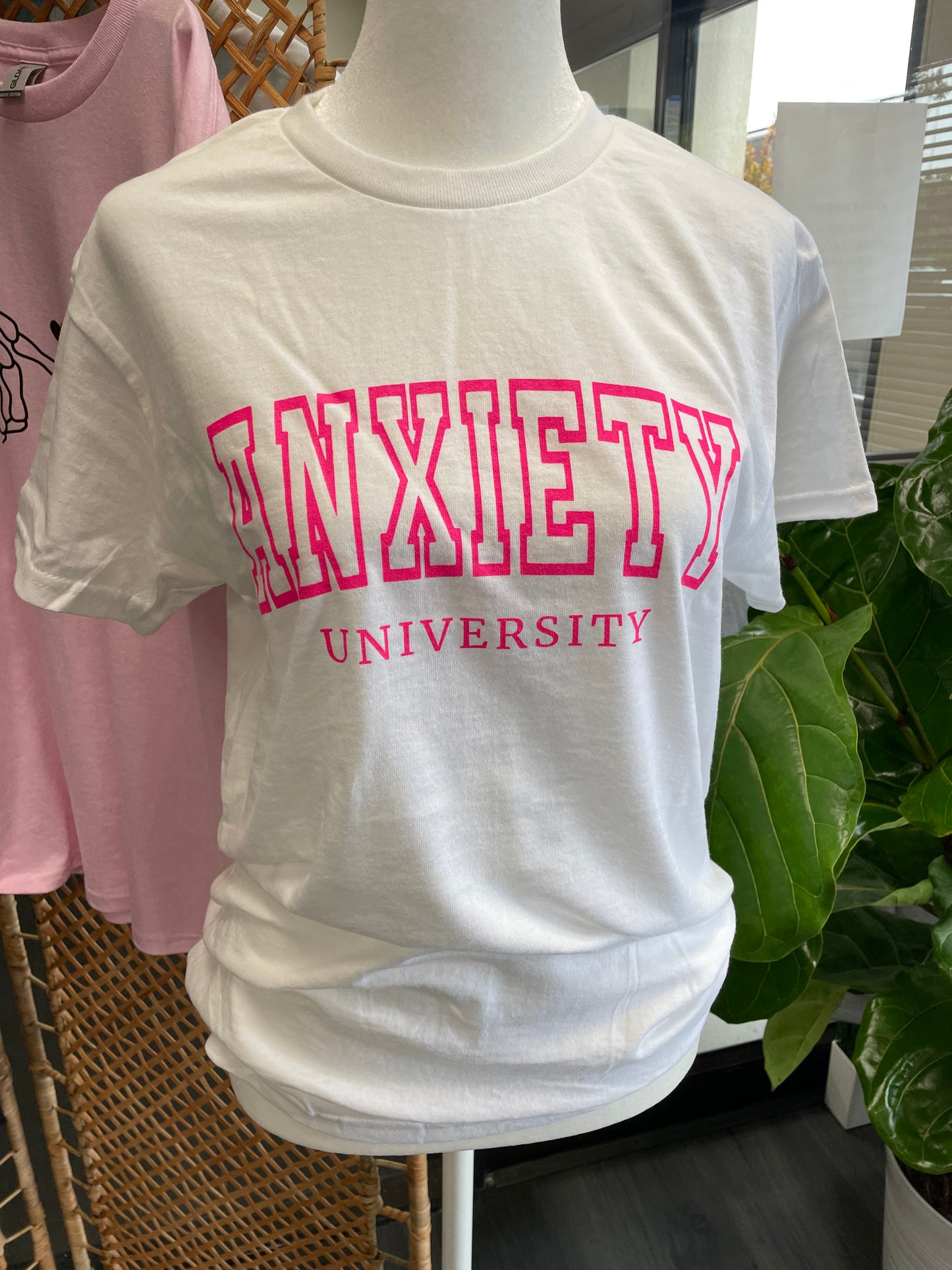 (RTS) WHITE ANXIETY UNIVERSITY TEE