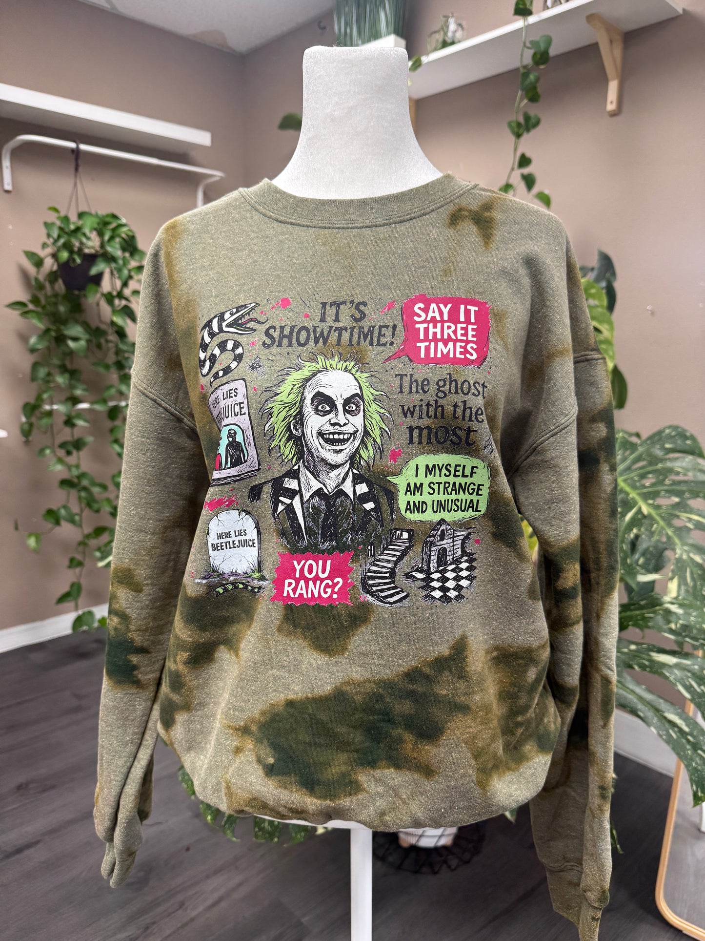 (RTS) BEETEJUICE CREWNECK