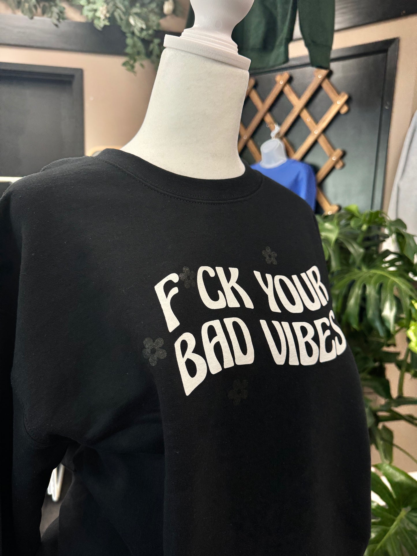 (RTS) NO BAD VIBES CREWNECK