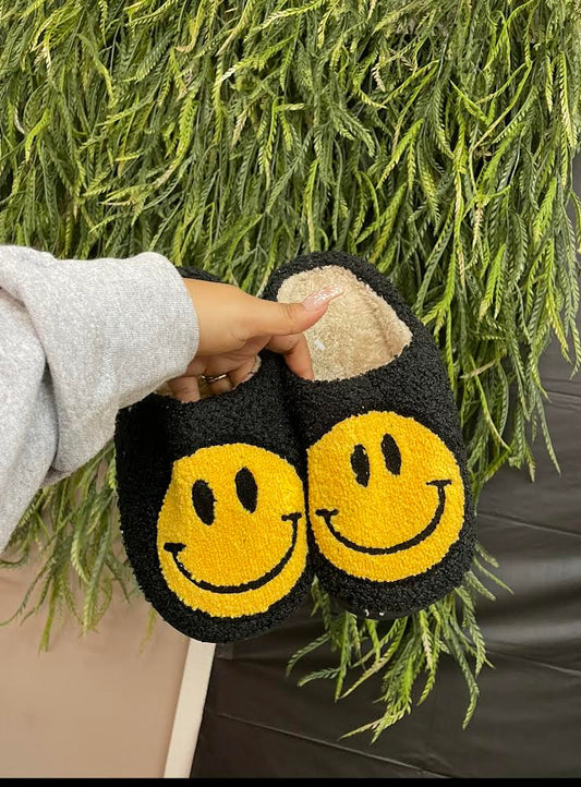 (RTS) YELLOW SMILEY SLIPPERS