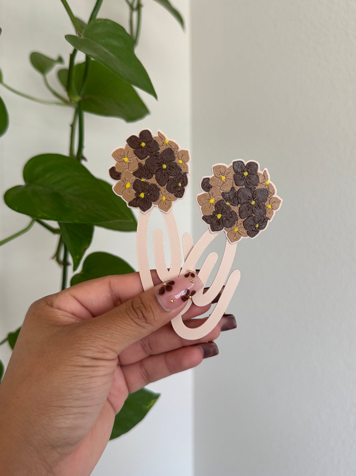 (RTS) BOHO MOCHA ACRYLIC PAPER CLIP