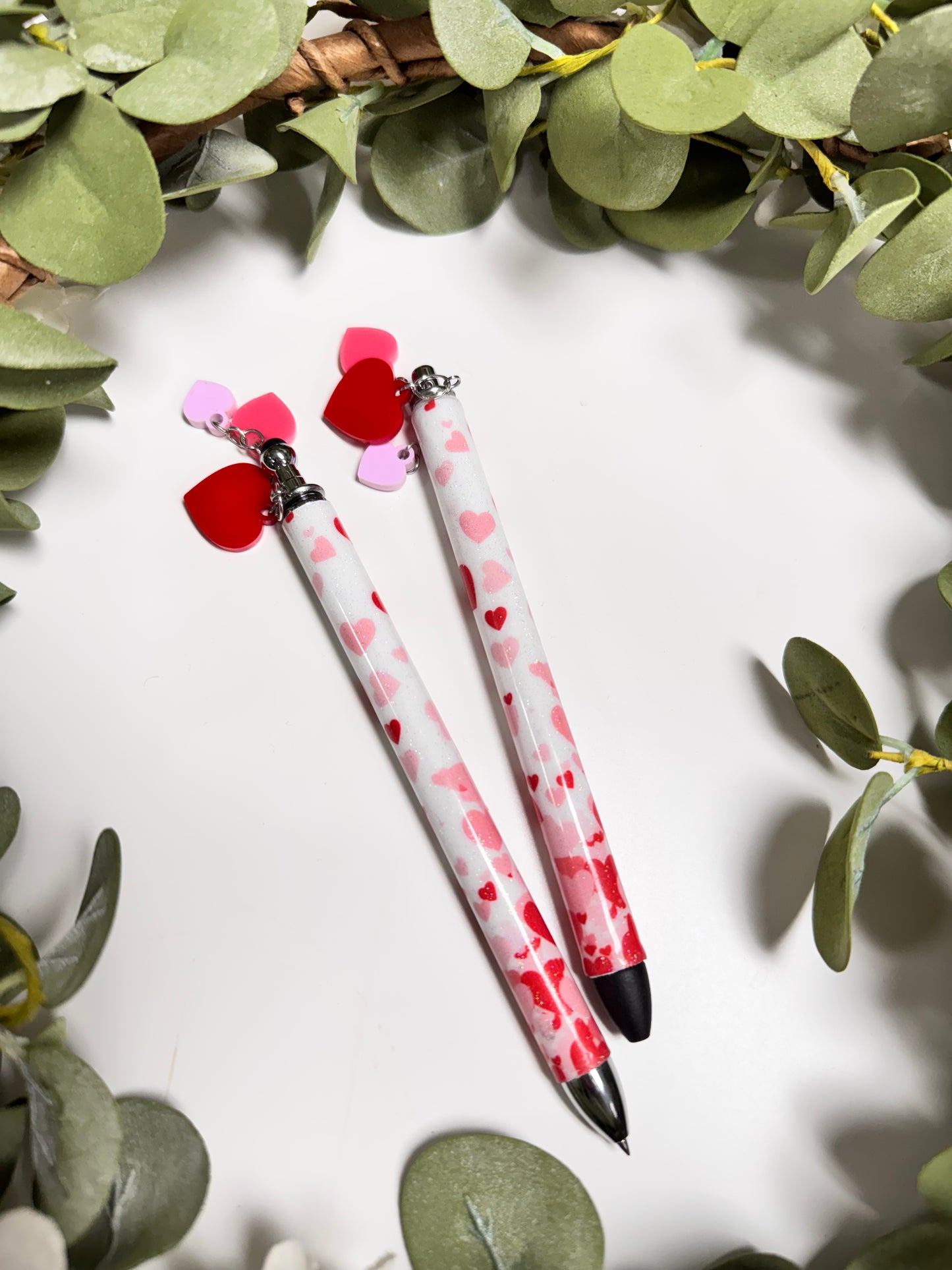 (RTS) CONFETTI HEARTS PEN W CHARMS