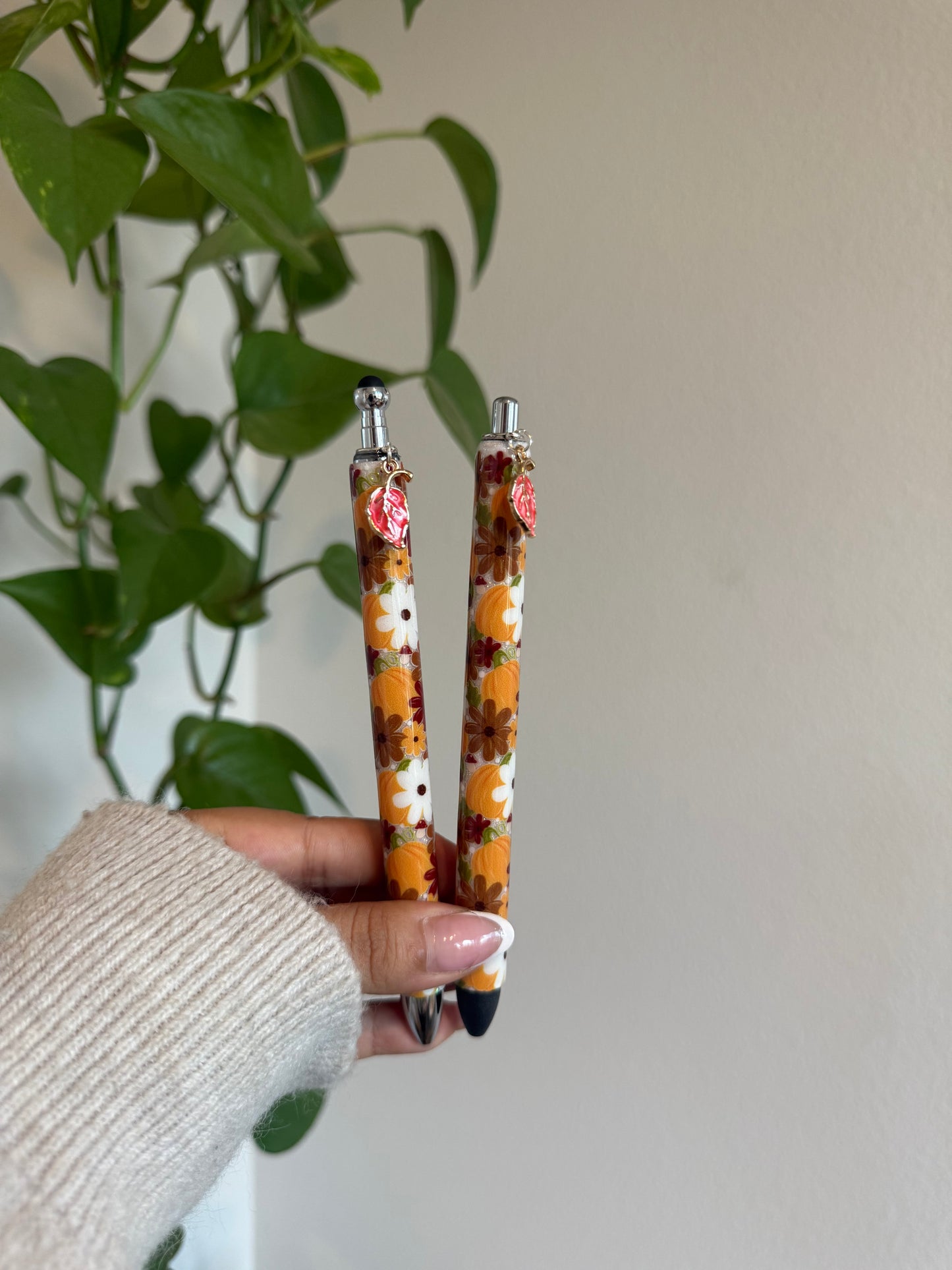 (RTS) PUMPKIN HARVEST PEN W CHARM
