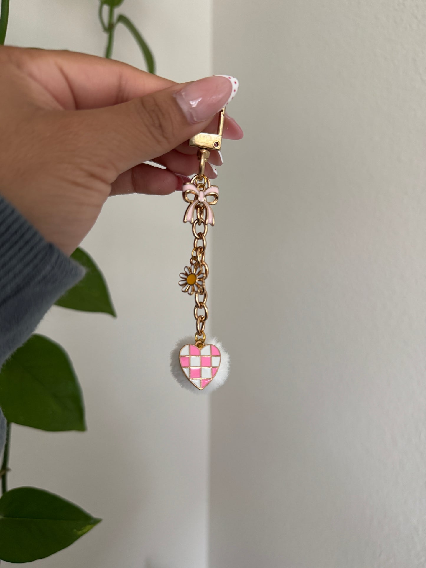 (RTS) CHECKERED BOW CHARM