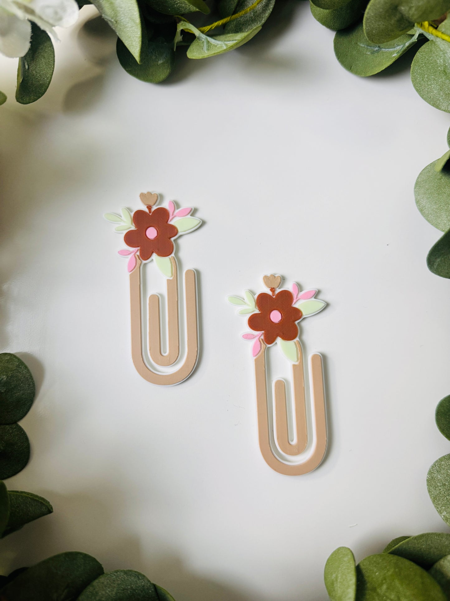 (RTS) KRAFTY FLORAL ACRYLIC PAPER CLIP