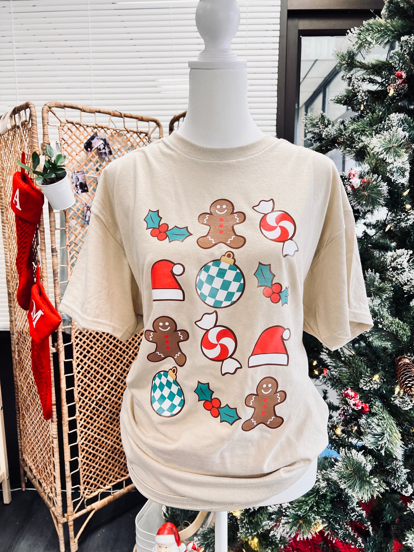 (RTS) GINGERBREAD DOODLE TEE