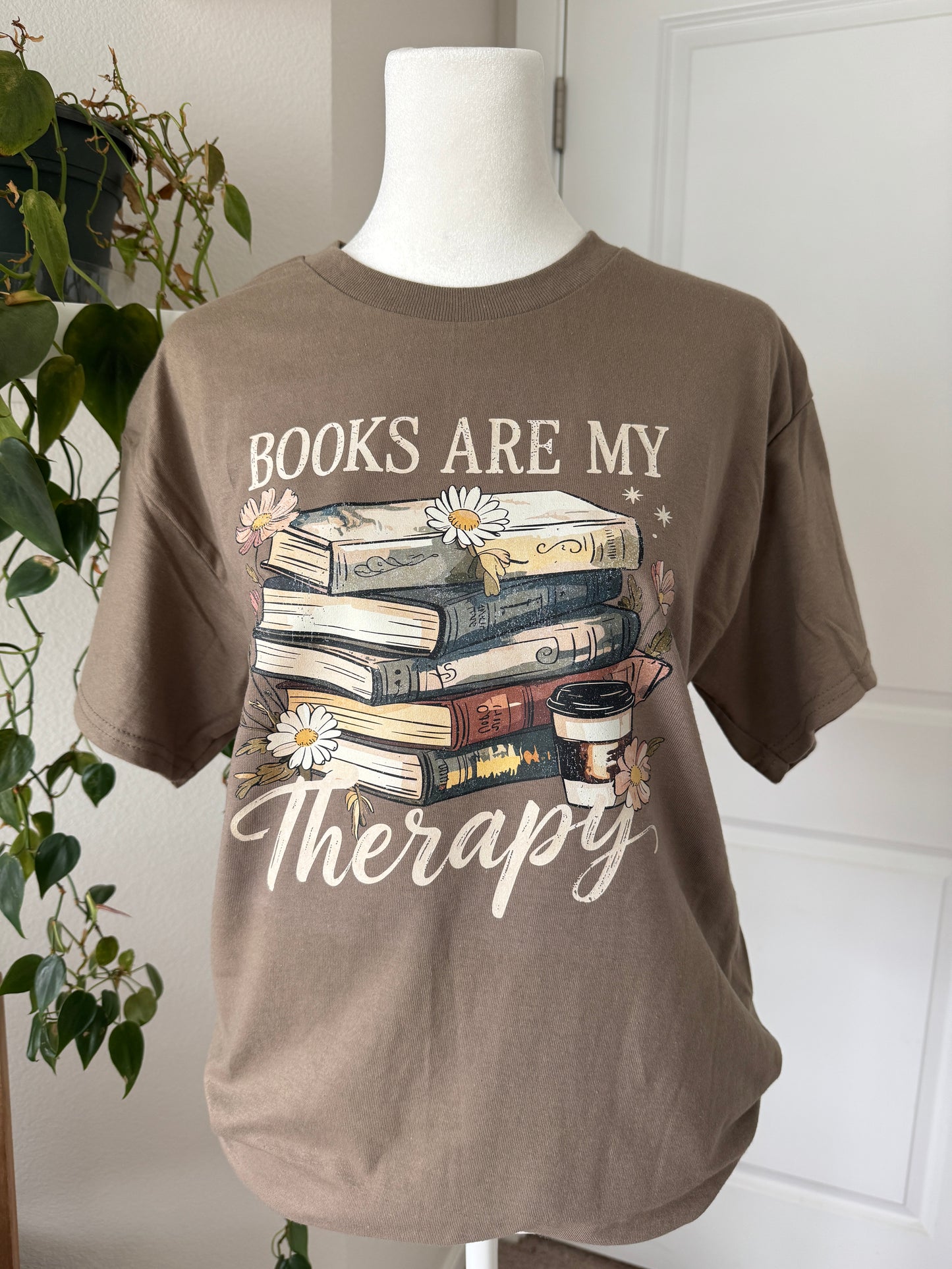 (RTS) BOOKS ARE MY THERAPY CLOTHING