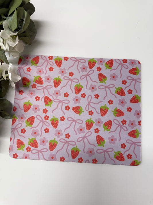 (RTS) STRAWBERRY COQUETTE MOUSE PAD