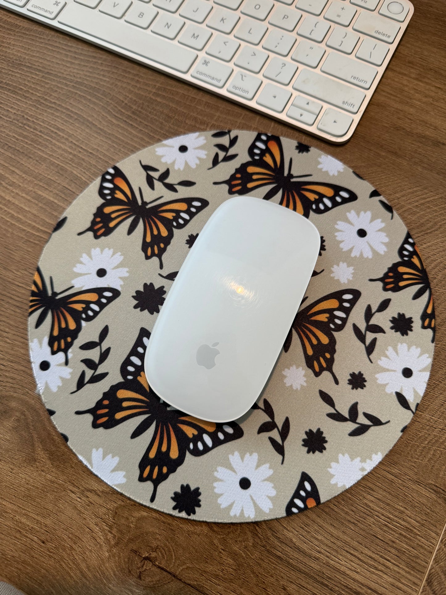 (RTS) MONARCH BUTTERFLY MOUSEPAD