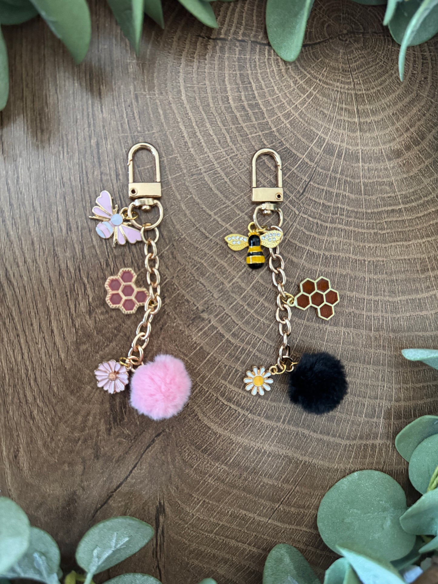 (RTS) BEE CHARM