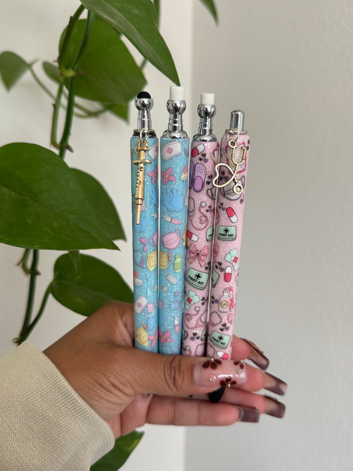 (RTS) MEDICAL PEN W CHARM