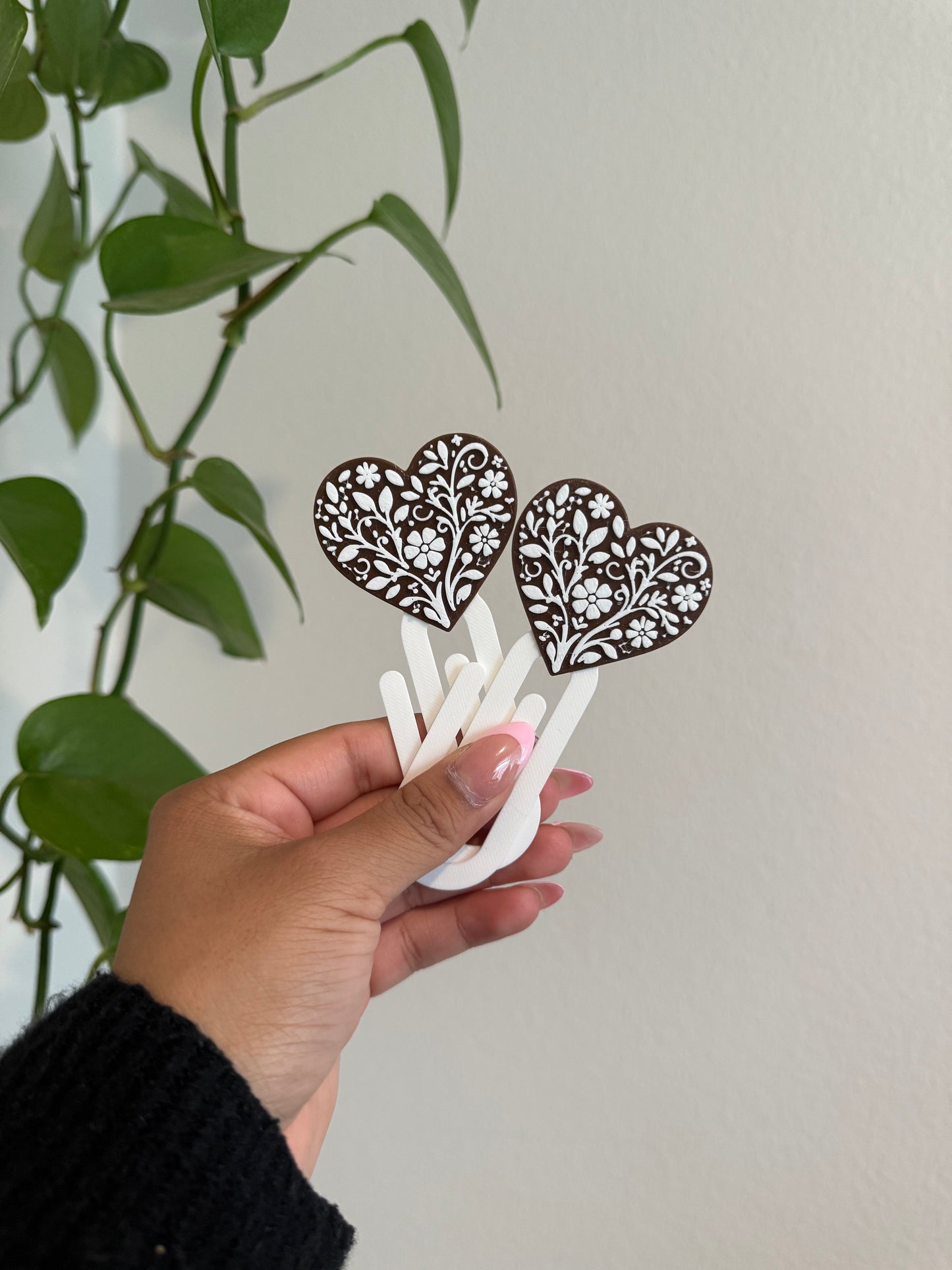 (RTS) TALAVERA ACRYLIC PAPER CLIP