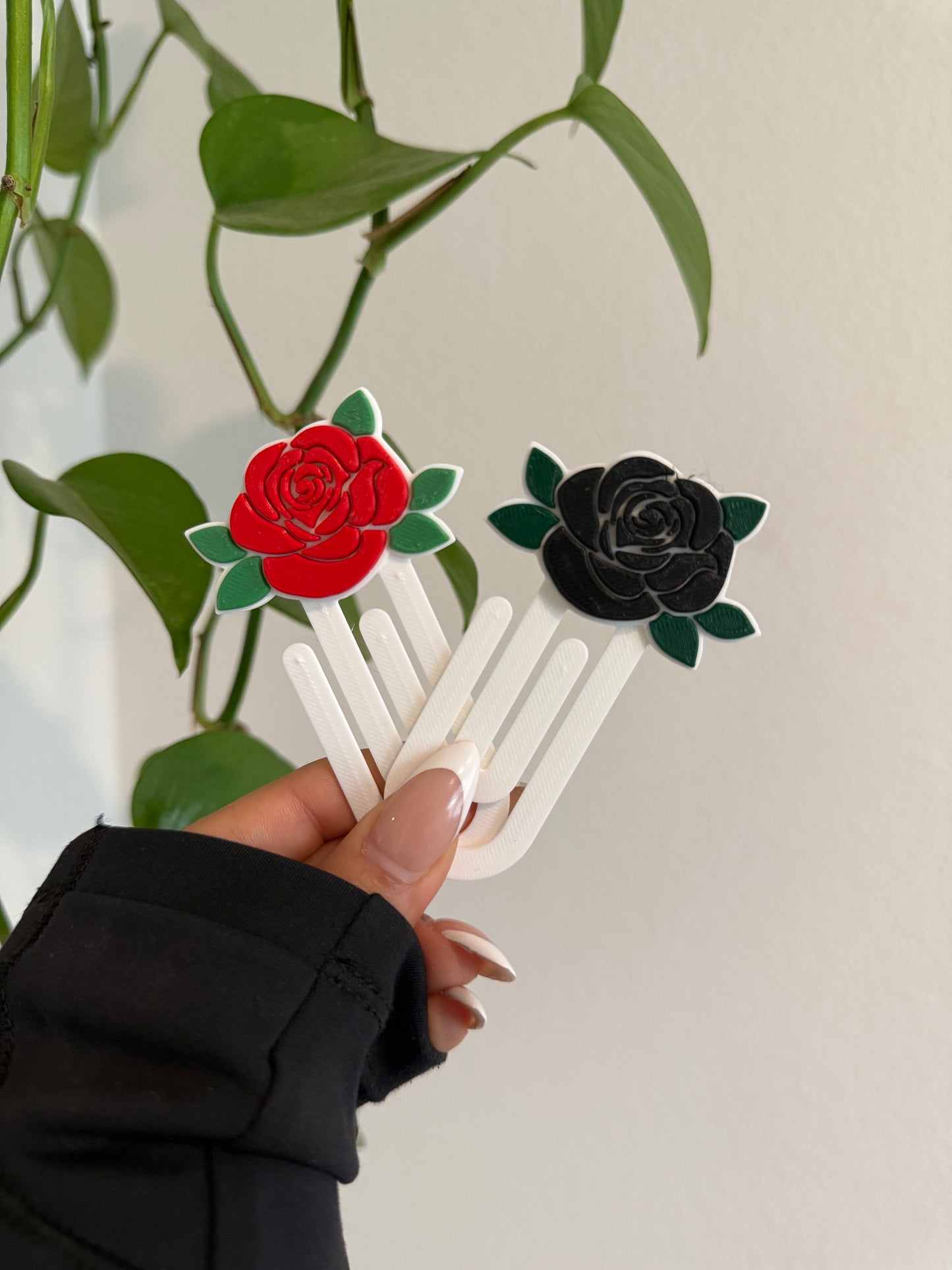 (RTS) ROSE ACRYLIC PAPER CLIP