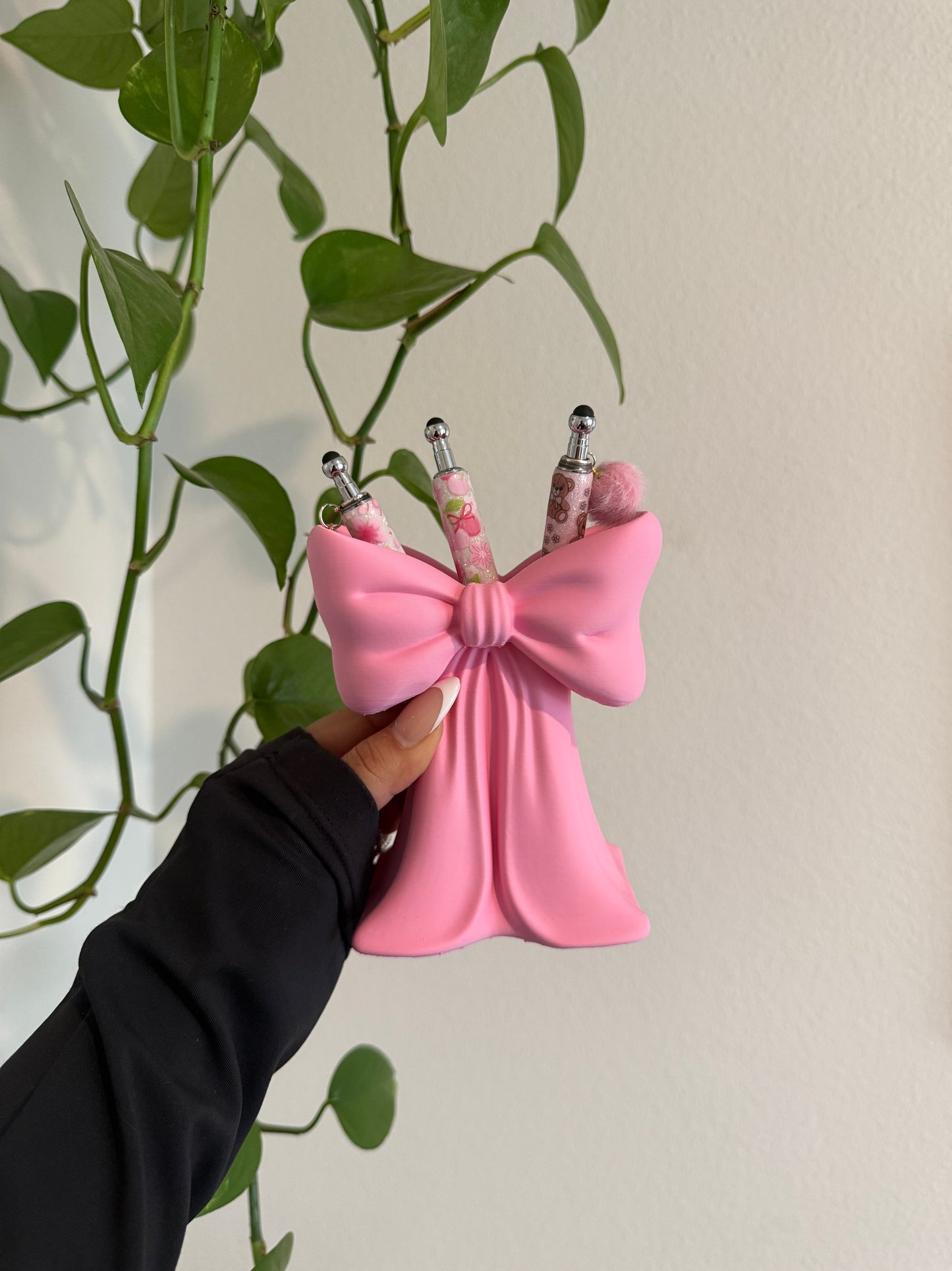(RTS) FANCY BOW PEN HOLDER