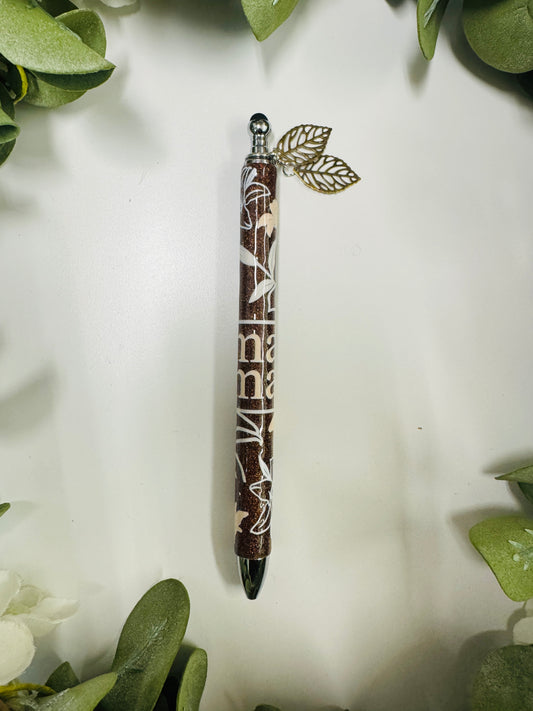 (RTS) BROWN MAMA PEN W CHARM