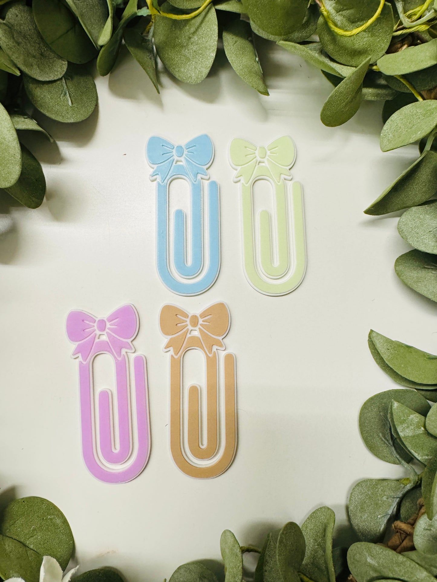 (RTS) BOW ACRYLIC PAPER CLIP