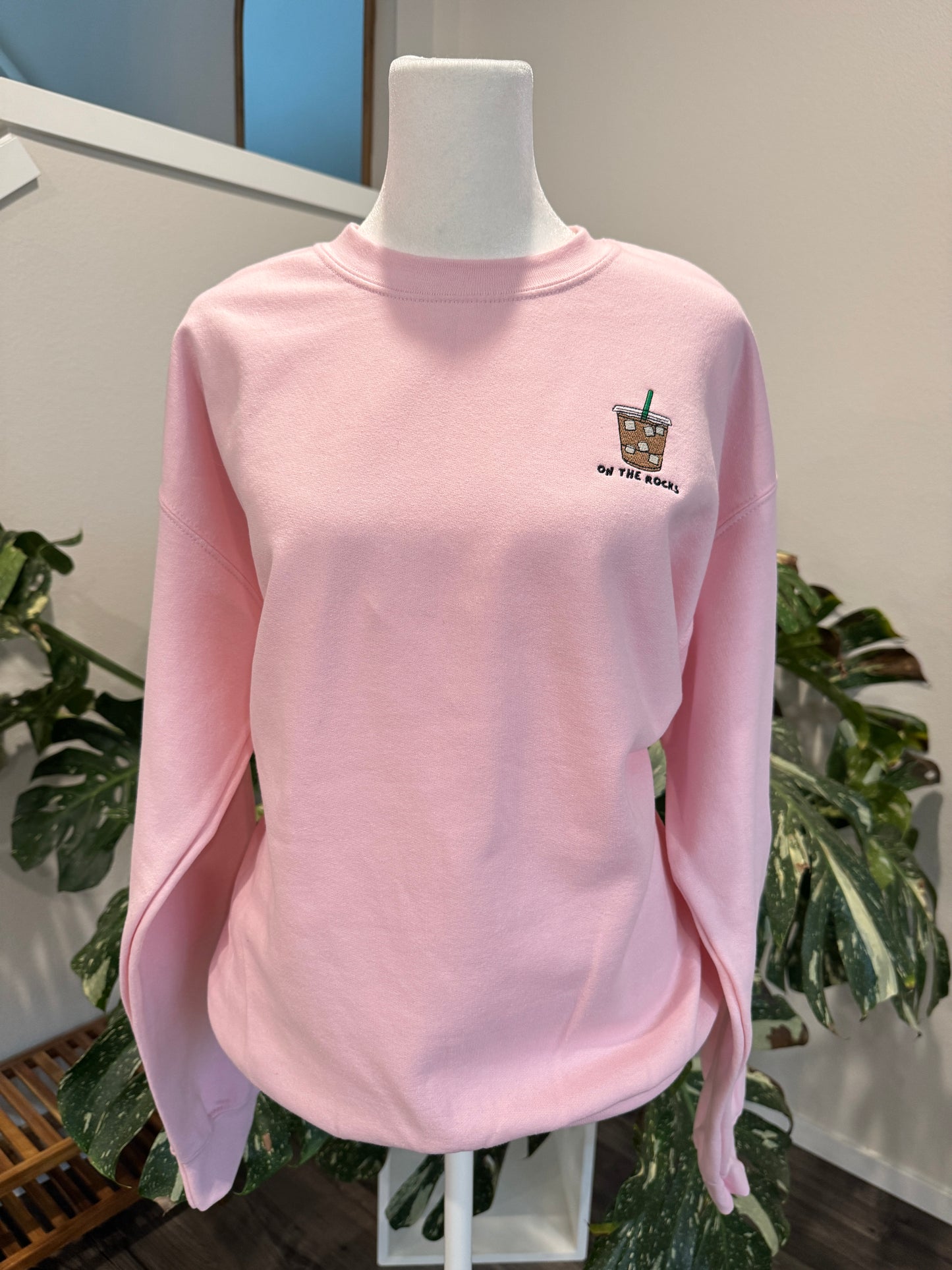 (RTS) ON THE ROCKS CREW-EMBROIDERED