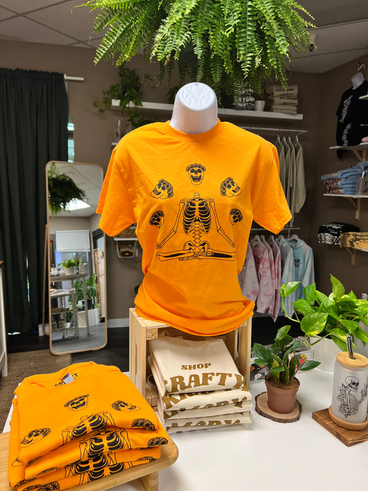 (RTS) SKELLY HEADS TEE
